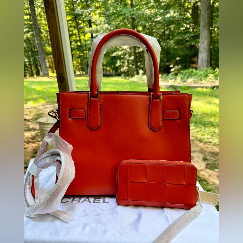 Michael Kors Bold Orange Satchel and Wallet Set - Picture 2 of 14